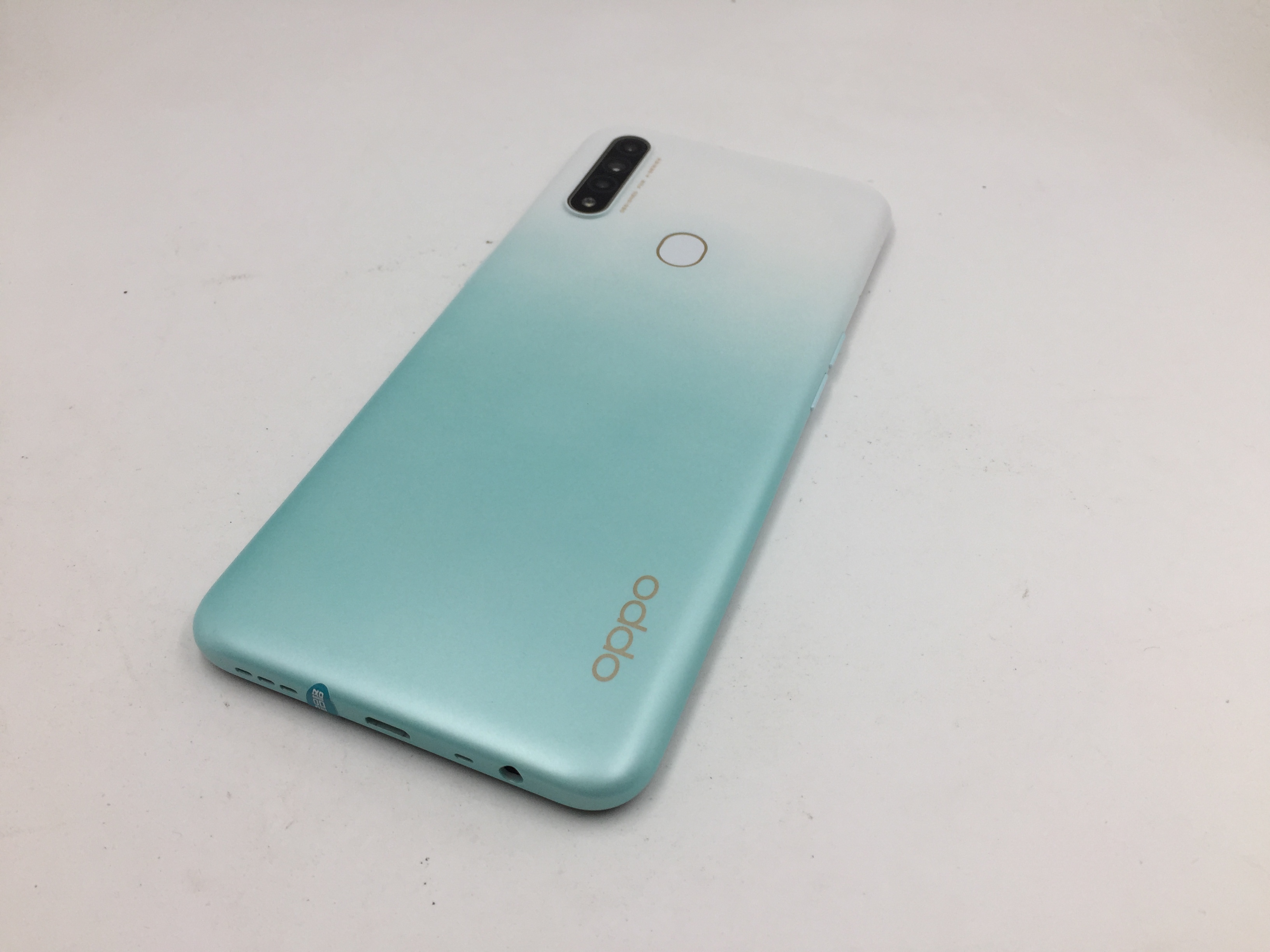 官方质检99成新 全网通 国行 天青色 4g/64g oppo a8