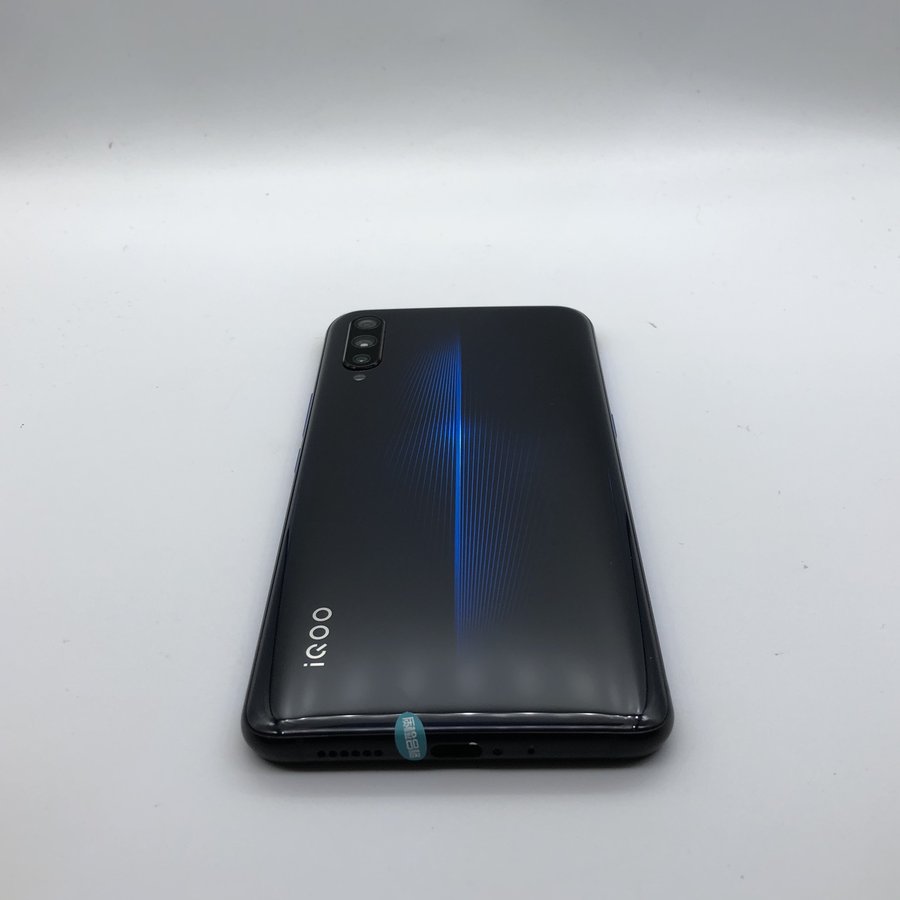vivovivoiqoo全网通蓝色6g128g国行95成新