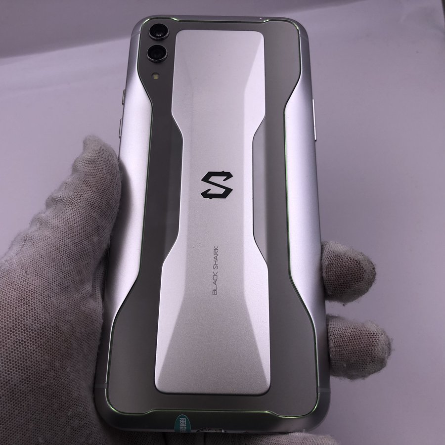 小米【黑鲨游戏手机 2】全网通 银色 8g/128g 国行 95新