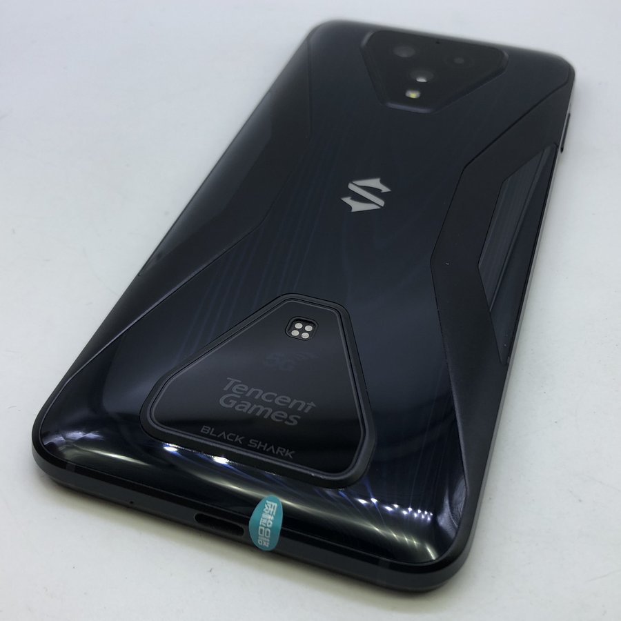 小米【黑鲨游戏手机3】5g全网通 闪电黑 12g/128g 国行 8成新