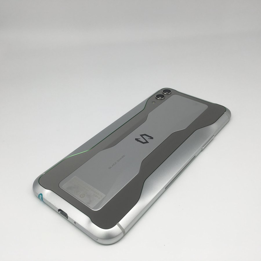 小米【黑鲨游戏手机 2】全网通 银色 8g/128g 国行 99成新