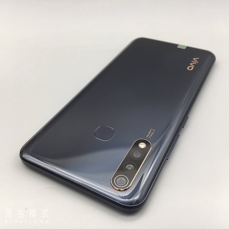 vivo【z5i】全网通 玉瓷青 8g/128g 国行 9成新