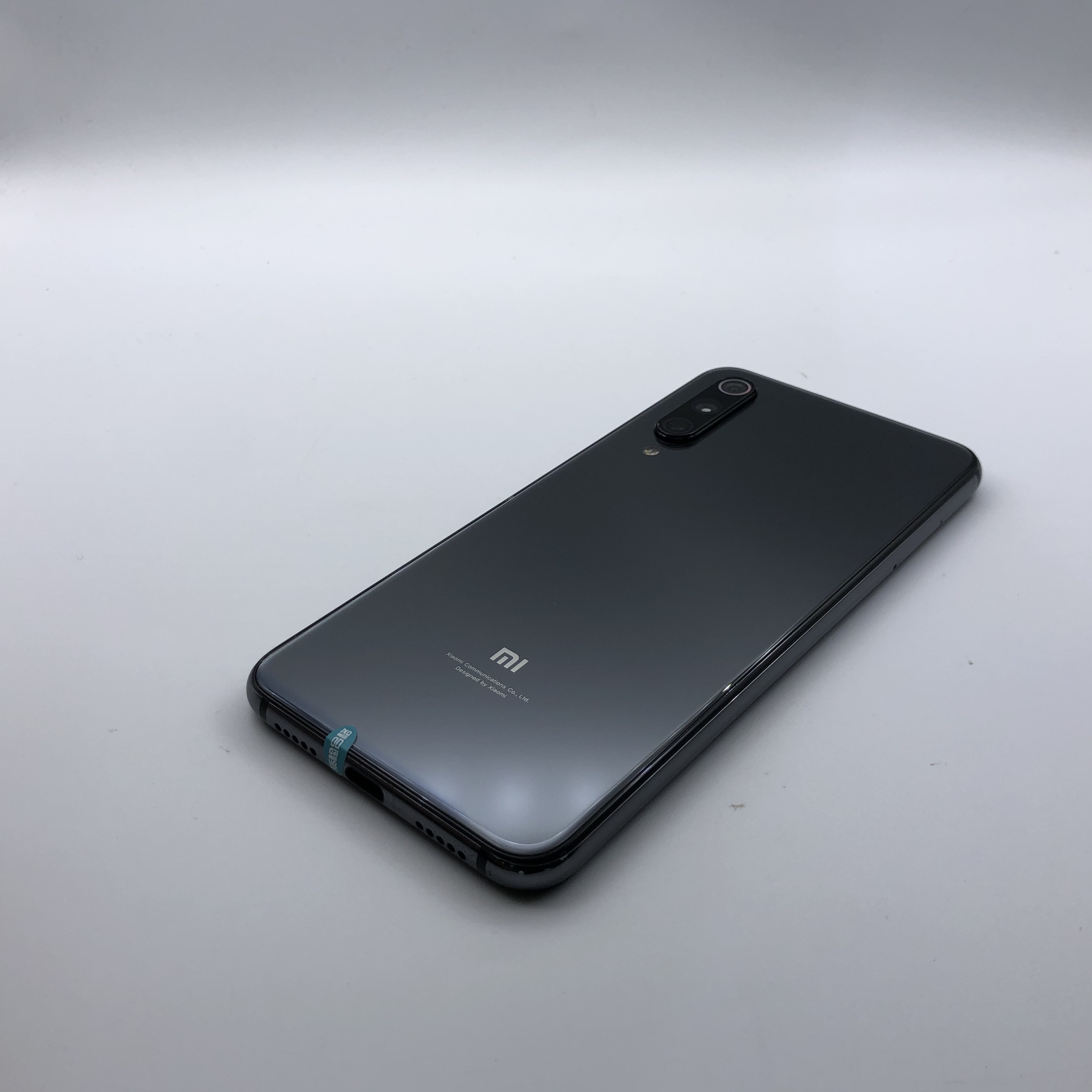 小米【小米手机 9 se】全网通 深空灰 8g/128g 国行 9成新