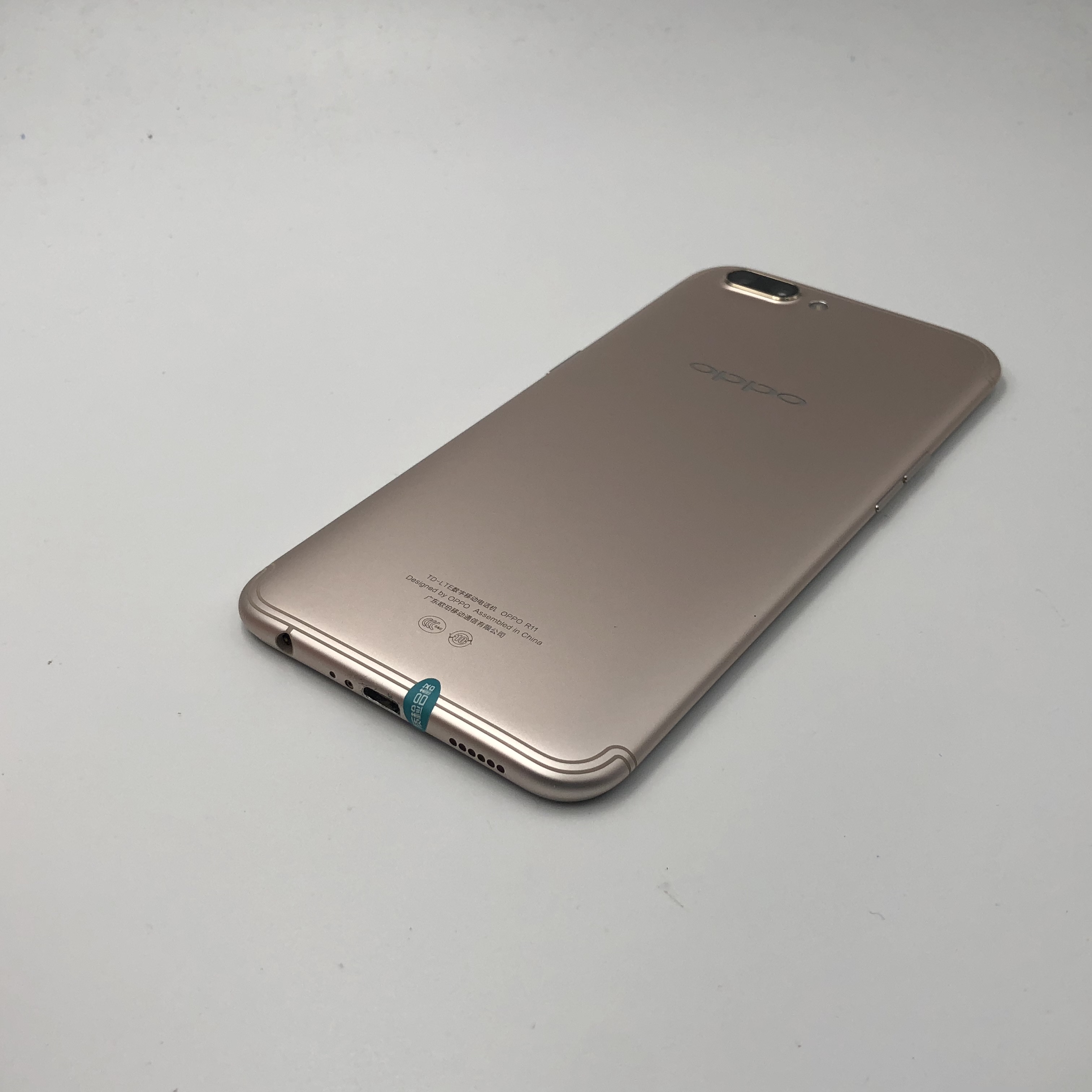 oppo【r11】全网通 金色 4g/64g 国行 8成新
