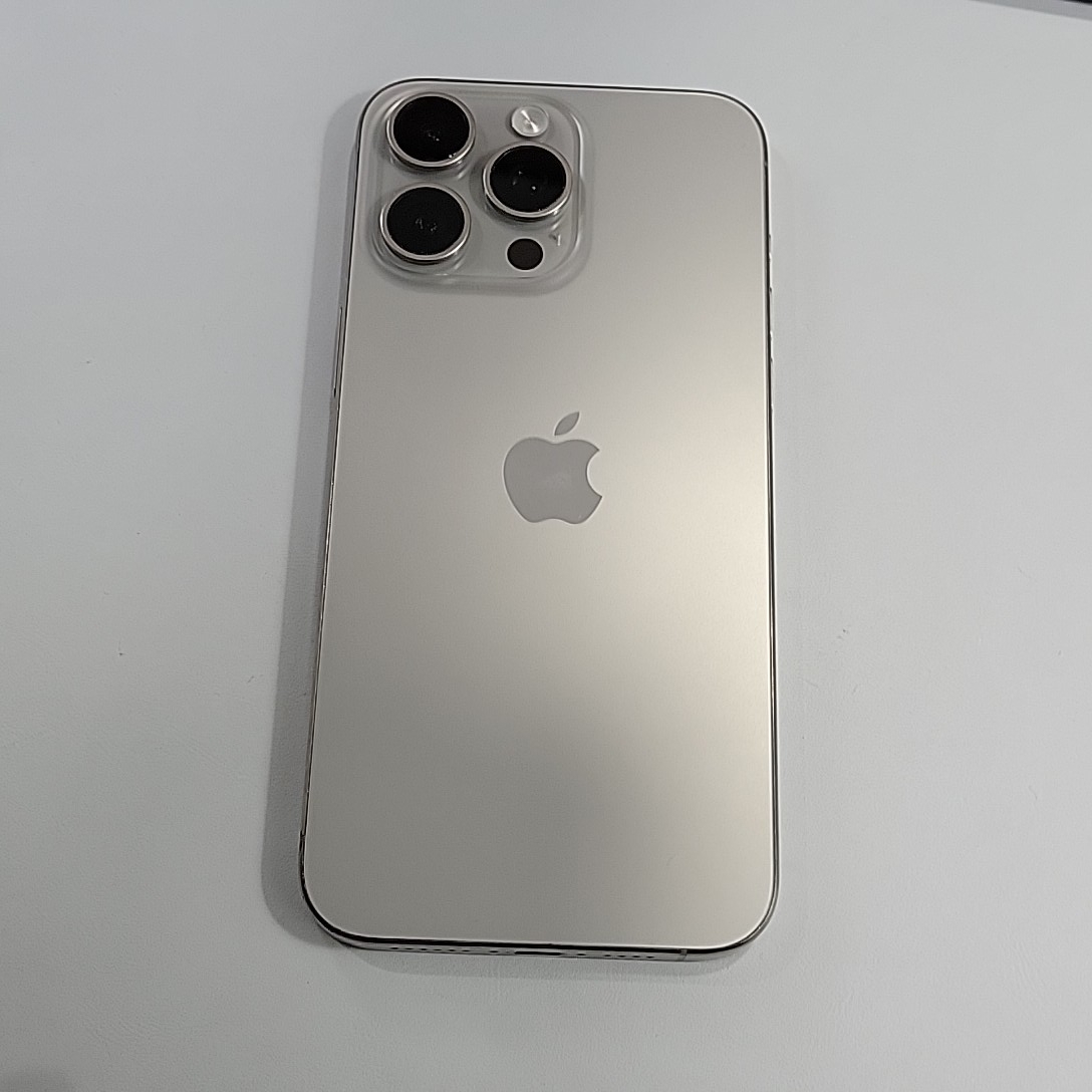 苹果【iPhone 15 Pro Max】9成新 