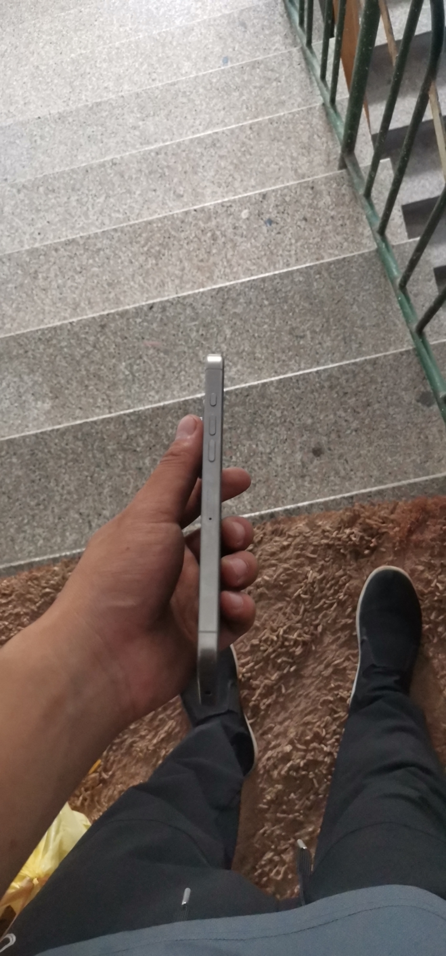 苹果【iPhone 16 pro max】5G全网通 原色钛金属 256G 国行 95新 