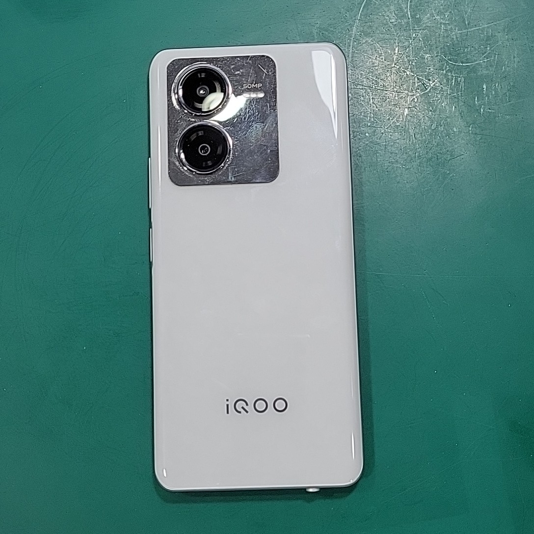 vivo【 iQOO Z8x】5G全网通 月瓷白 8G/256G 国行 99新 