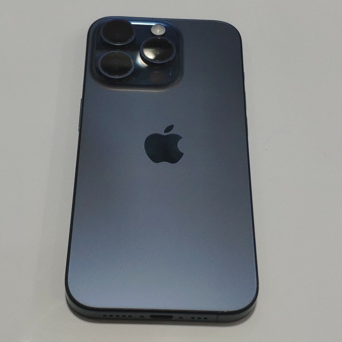 苹果【iPhone 15 Pro】5G全网通 蓝色钛金属 256G 国行 99新 