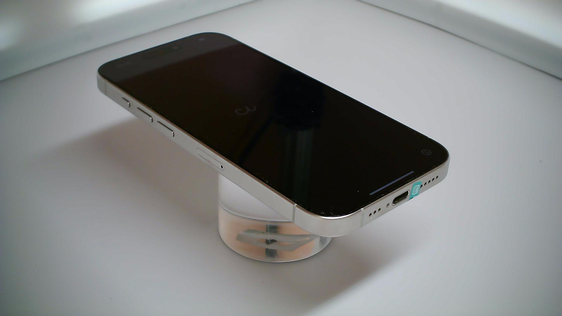 苹果【iPhone 15 Pro】5G全网通 白色钛金属 256G 国行 99新 