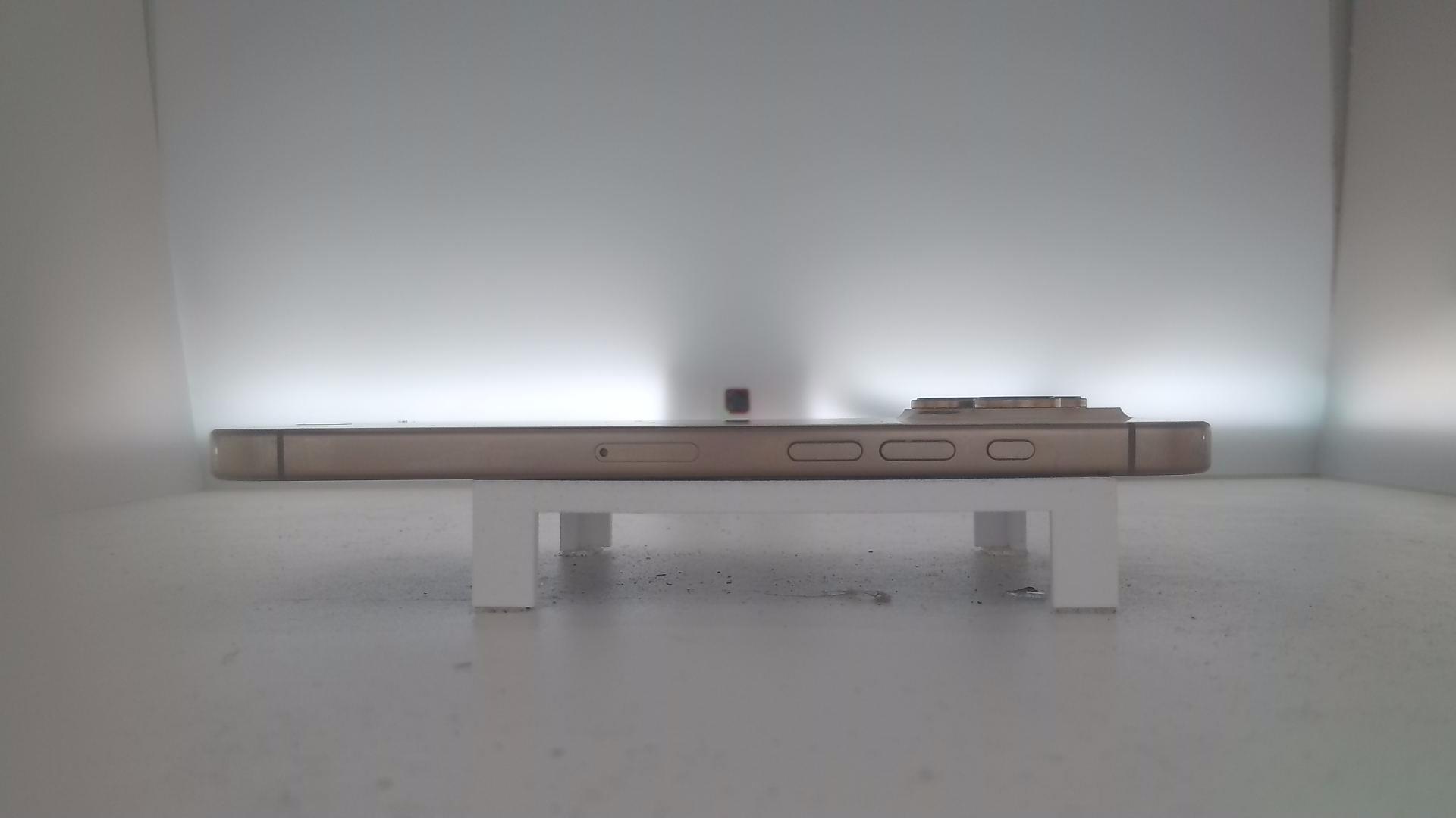 苹果【iPhone 16 pro max】95新 