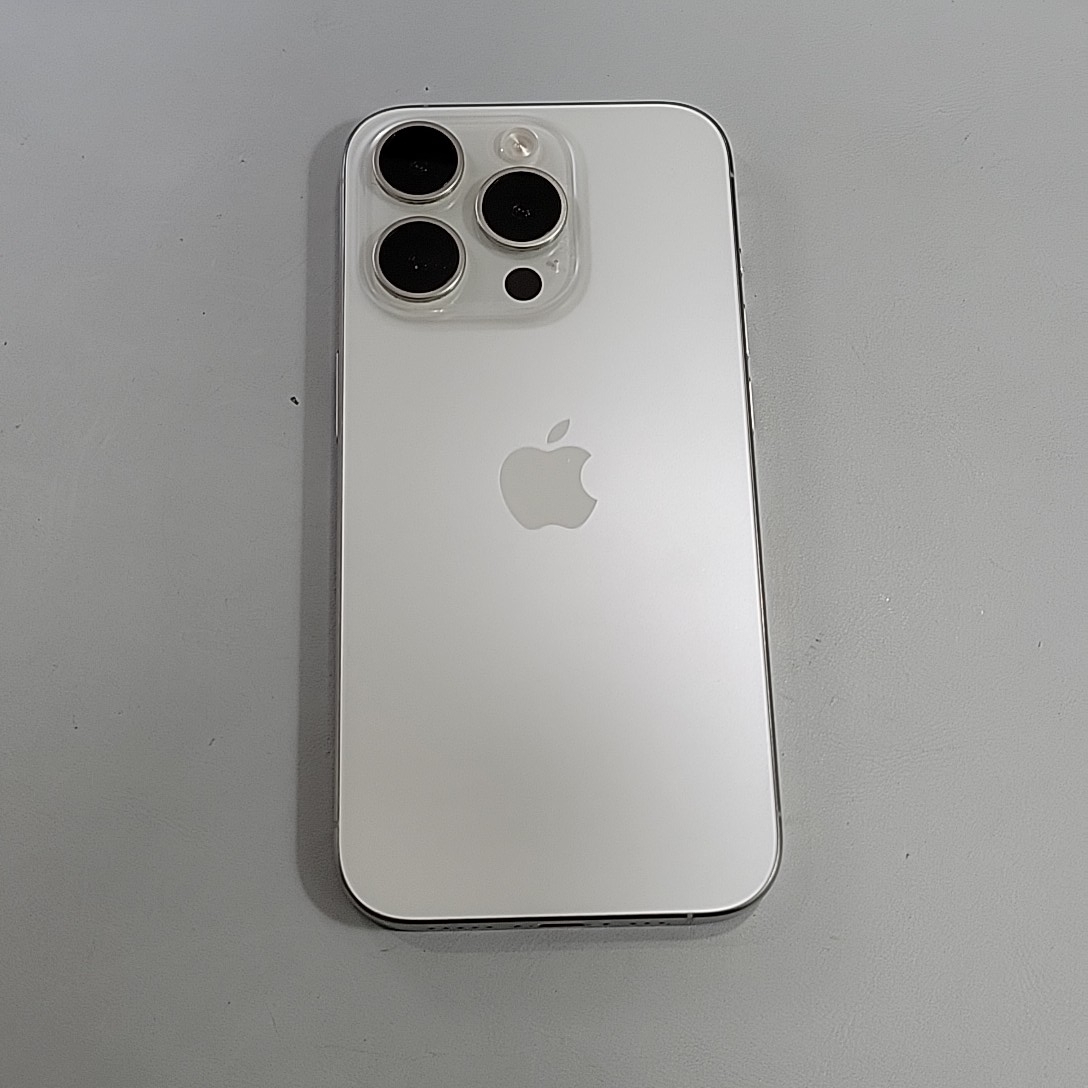 苹果【iPhone 15 Pro】8成新 