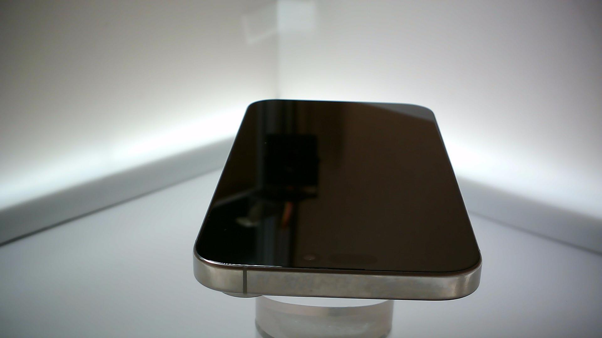 苹果【iPhone 16 pro max】8成新 