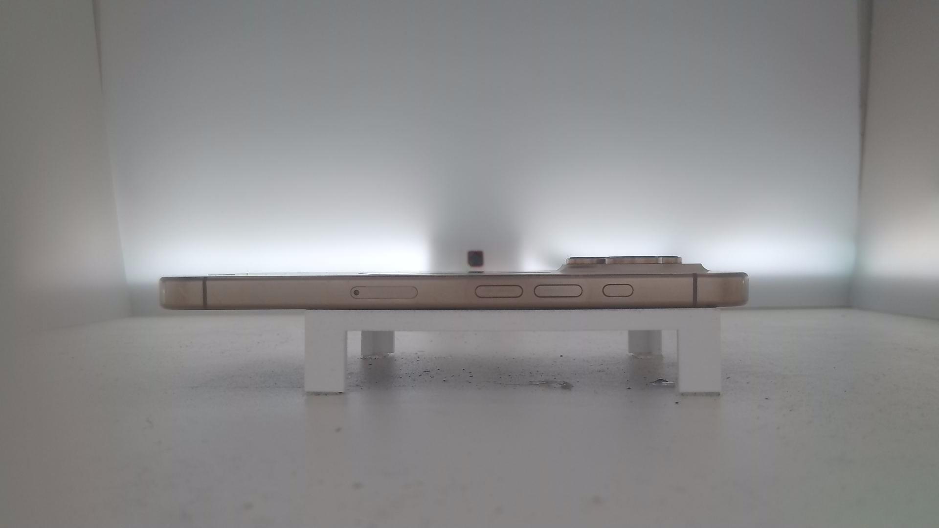 苹果【iPhone 16 pro】99新 