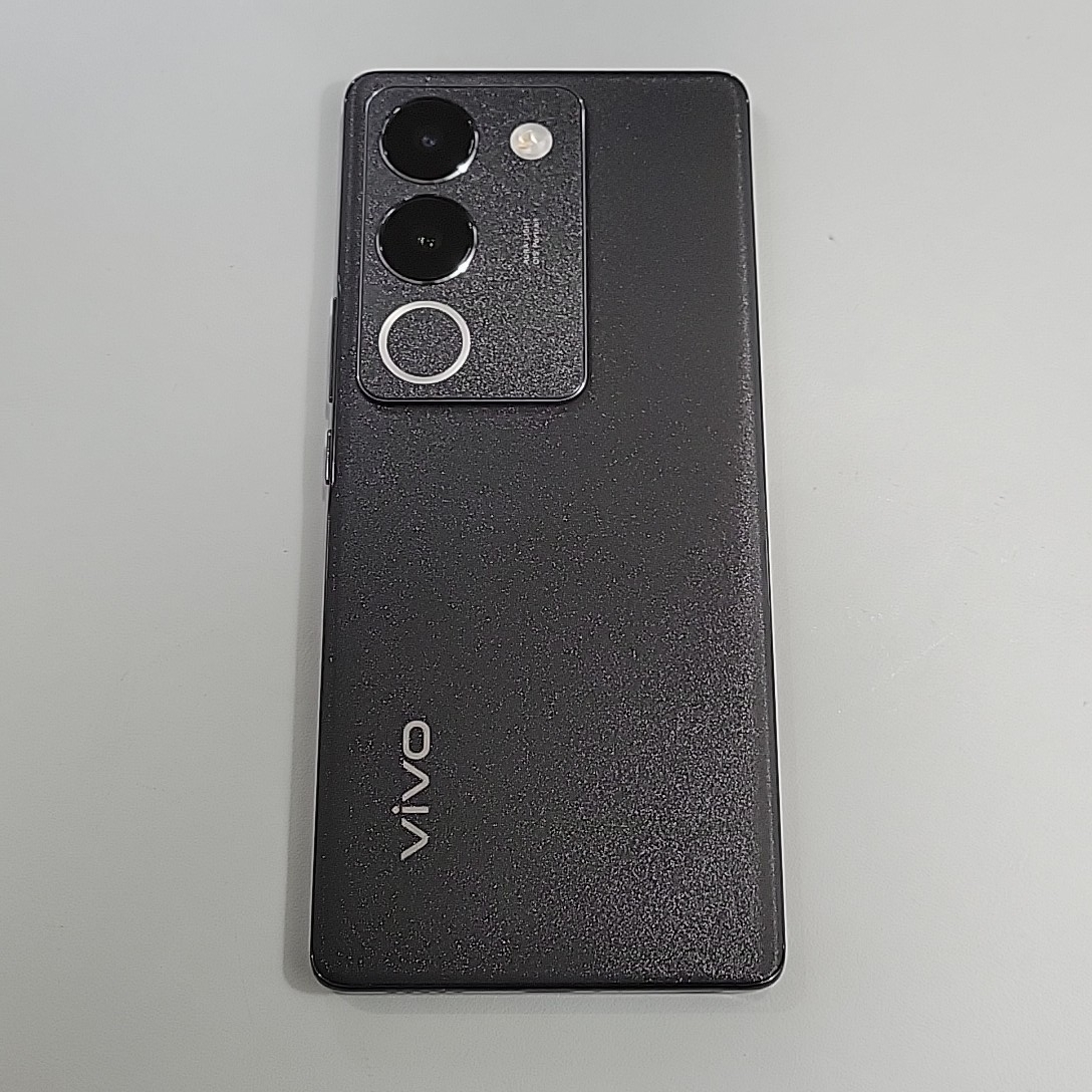 vivo【vivo S17】95新 