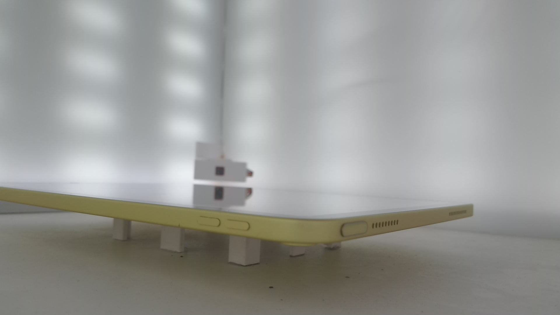 苹果【苹果 iPad 11（A16 11英寸 2025款）】WIFI版 黄色 128G 国行 9成新 