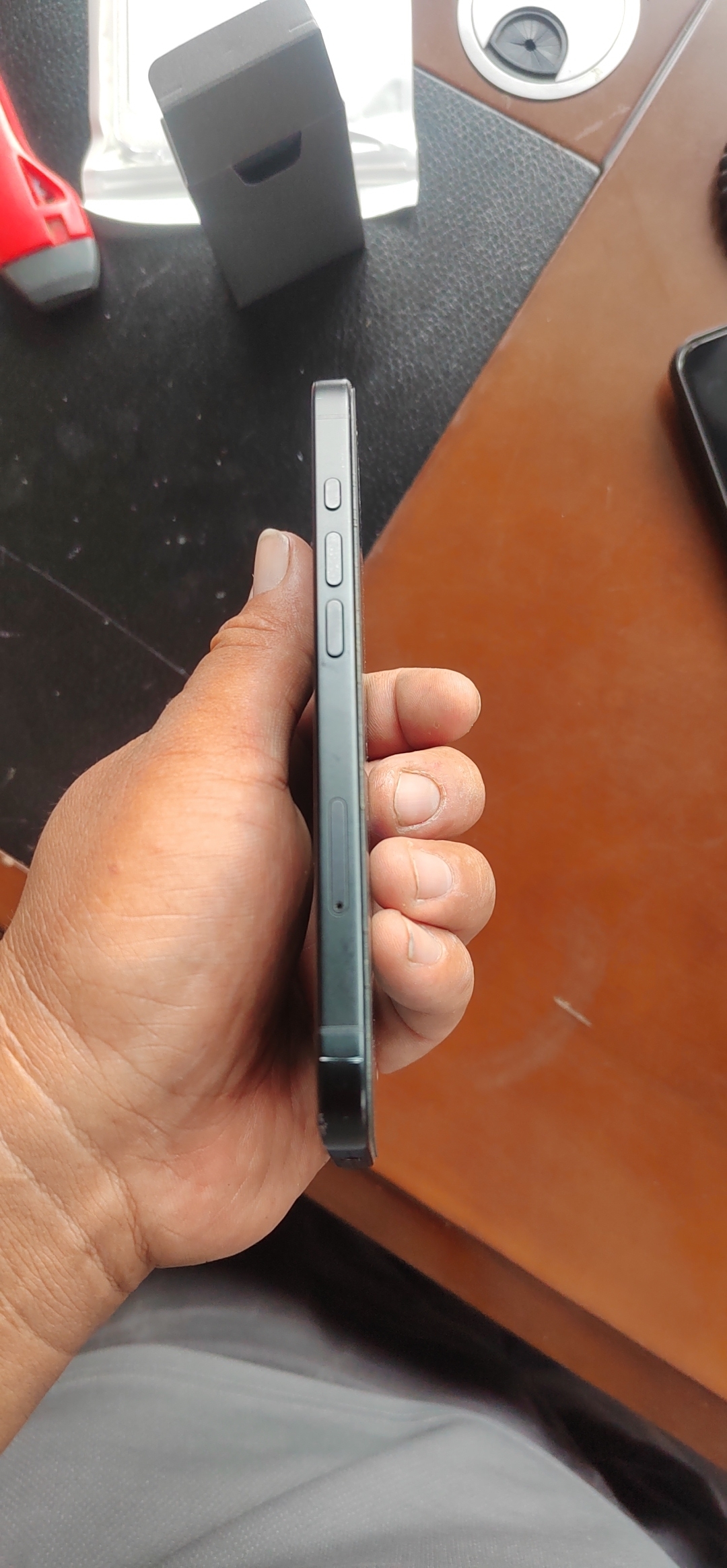 苹果【iPhone 16】5G全网通 黑色 256G 国行 9成新 