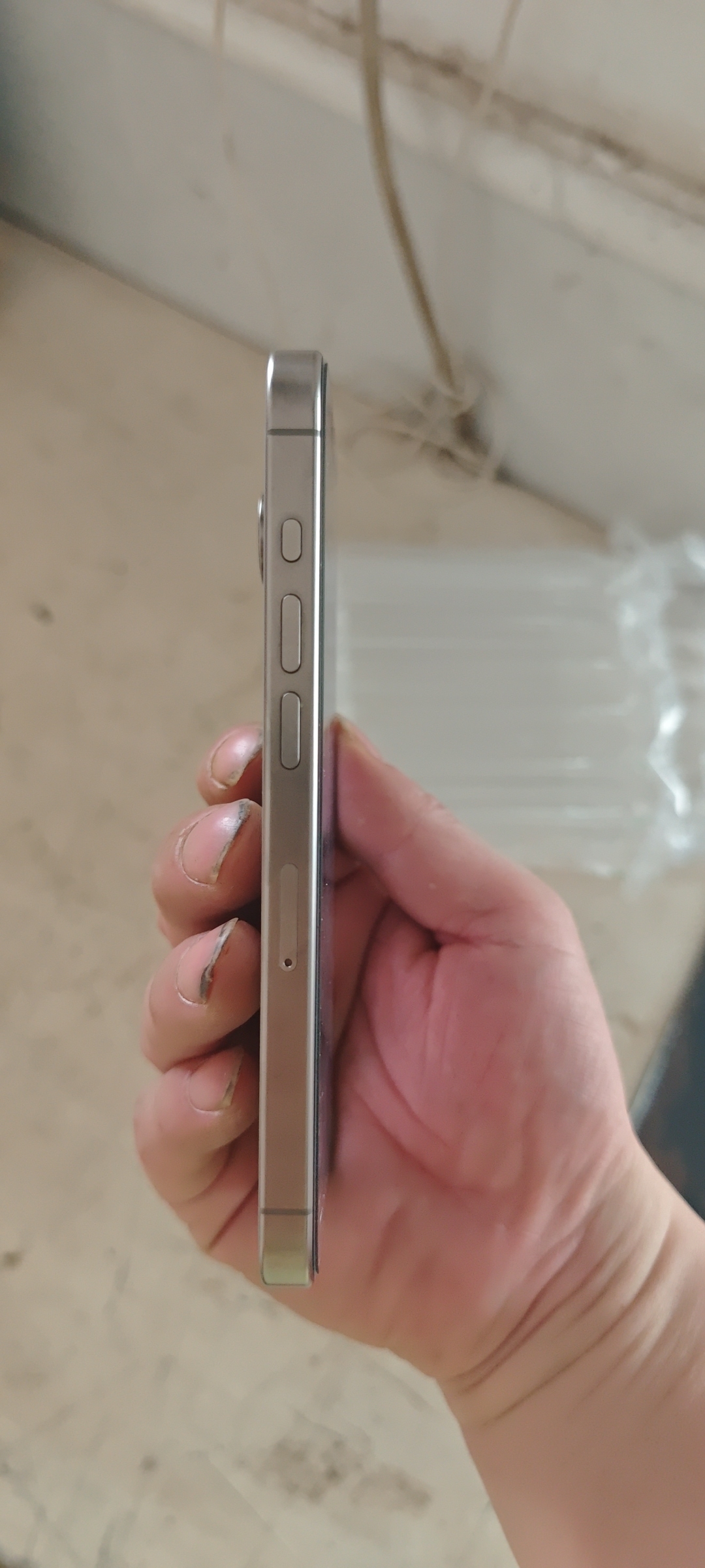 苹果【iPhone 15 Pro】5G全网通 原色钛金属 128G 国行 99新 
