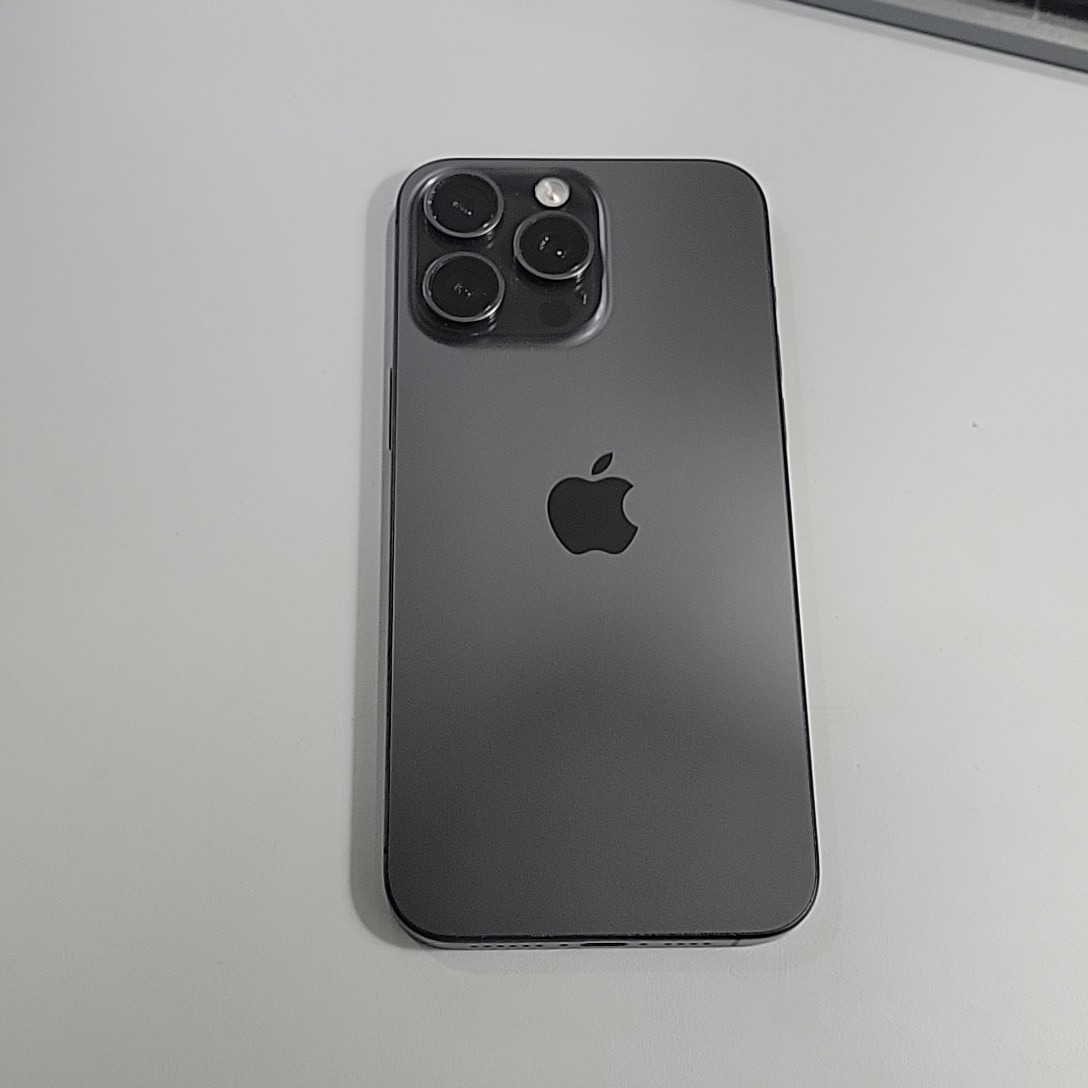 苹果【iPhone 15 Pro Max】95新 