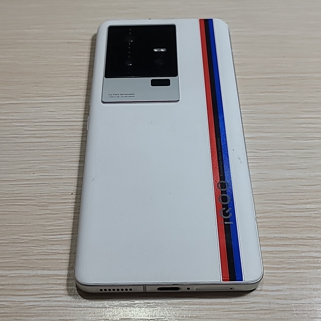 vivo【vivo iQOO 11】5G全网通 赛道版 12G/256G 国行 9成新 