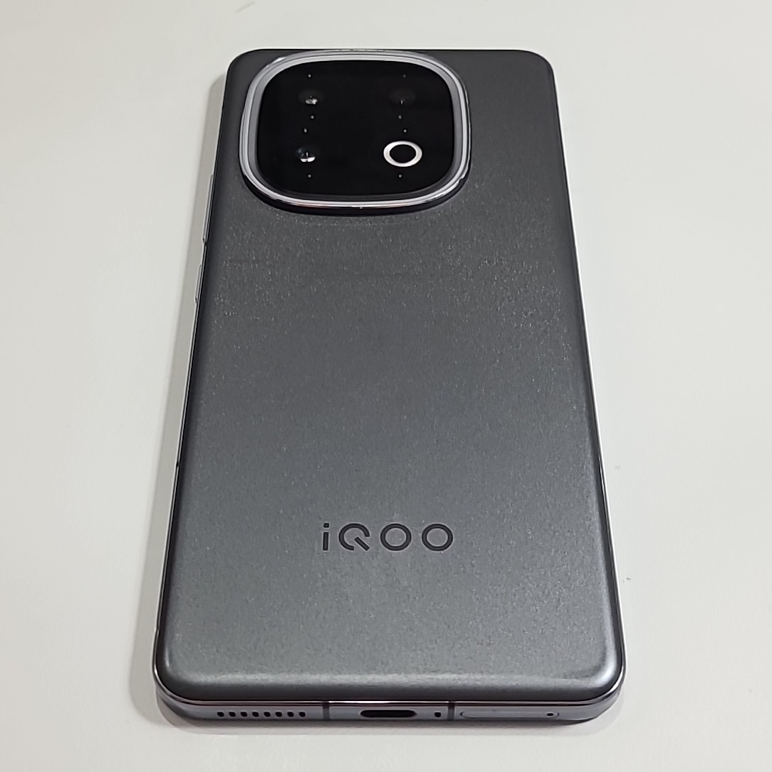 vivo【iQOO 13】5G全网通 赛道版 12G/256G 国行 9成新 