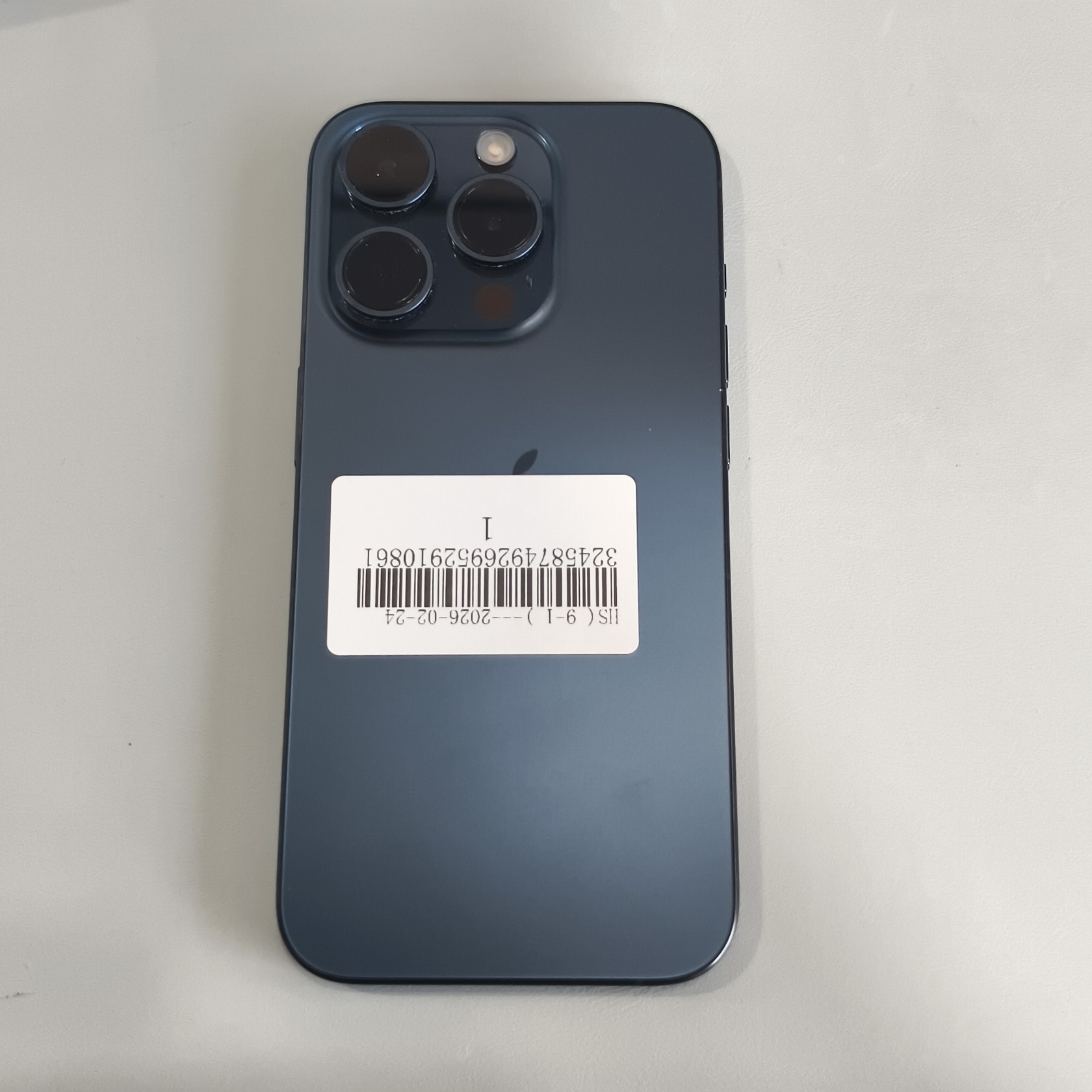 苹果【iPhone 15 Pro】95新 